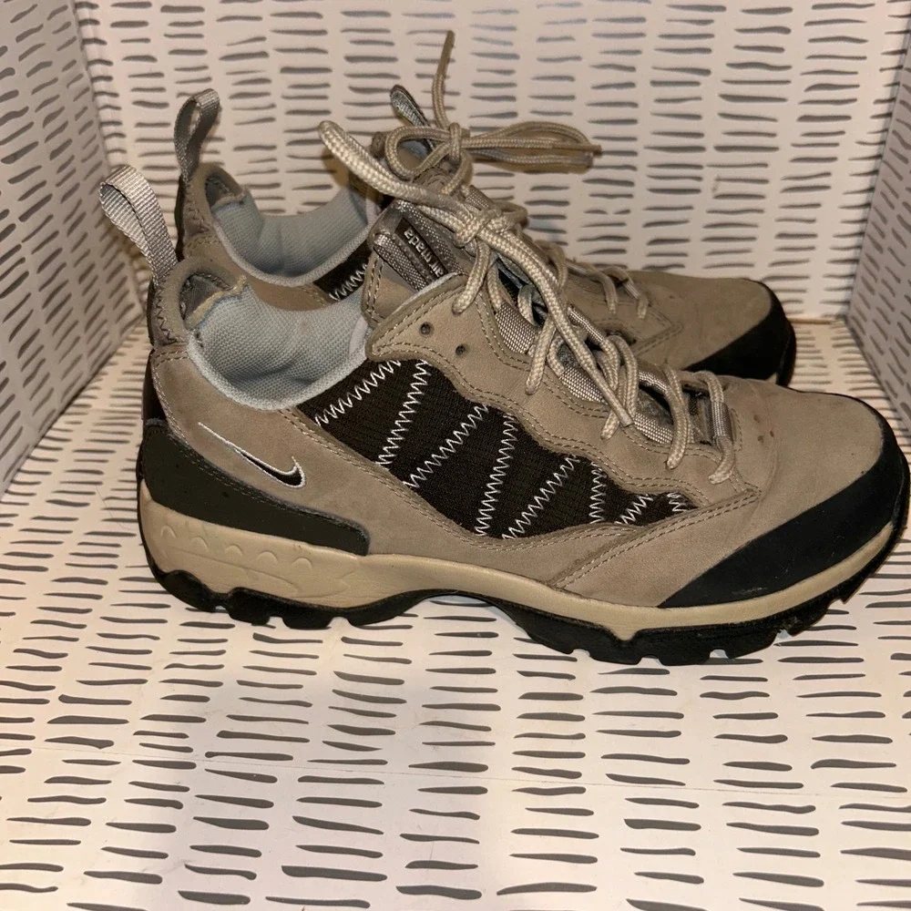 Nike ACG Air Mada Vintage Brown Yellow 2004 Size M‎ 7 W 8.5 Hiking Unisex